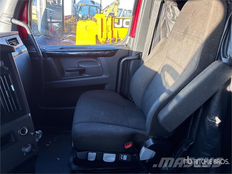 Freightliner Cascadia 126 Trekkers