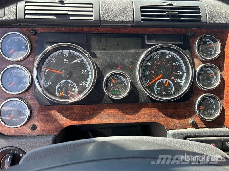 Freightliner Cascadia 125 6x4 T/A Sleeper Truck Tractor Tractor Units