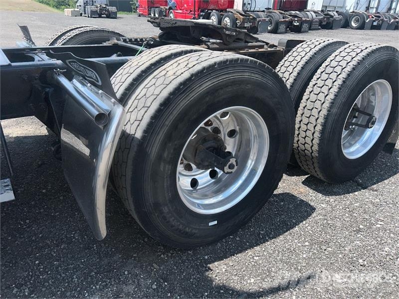 Freightliner Cascadia 126 6x4 T/A Sleeper Truck Tractor Motrici e Trattori Stradali