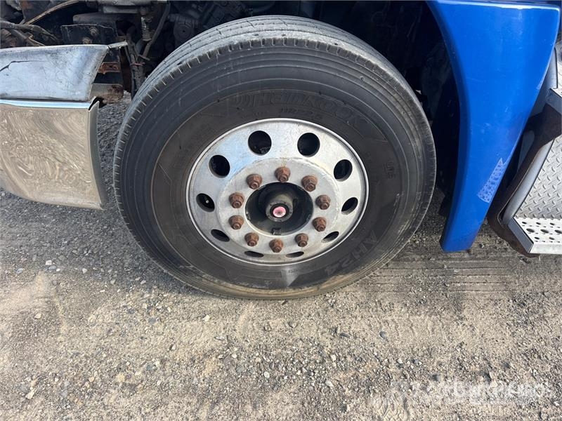 Freightliner Cascadia 125 Vetopöytäautot