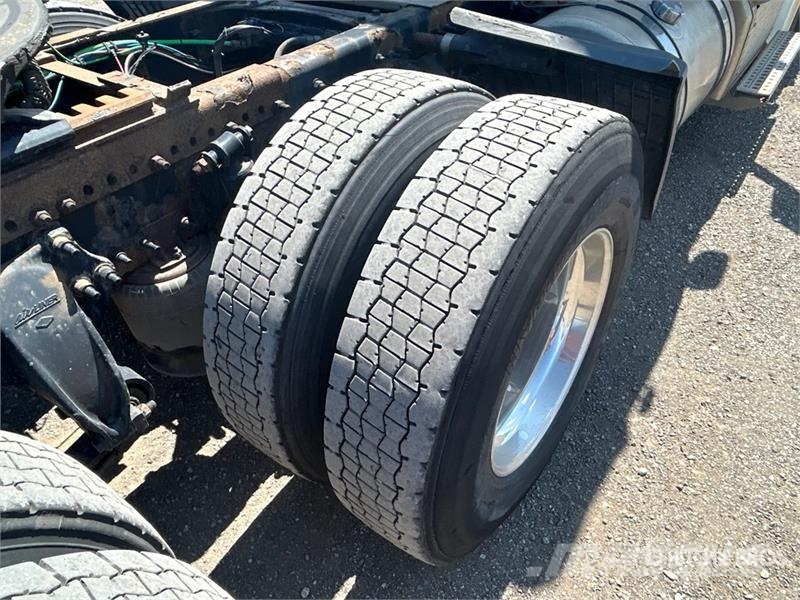 Freightliner Cascadia 126 Tractor Units