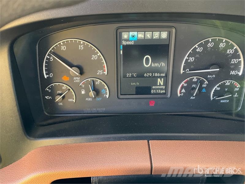 Freightliner Cascadia 126 6x4 T/A Sleeper Truck Tractor وحدات الجر