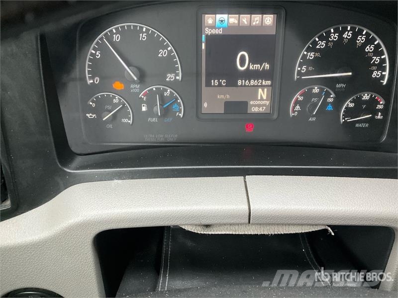 Freightliner Cascadia 126 Truck Tractor Units