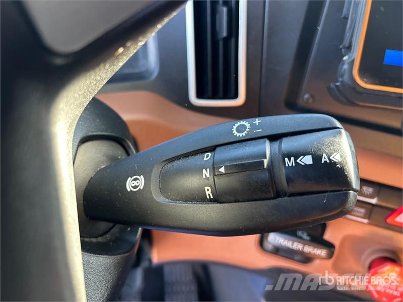 Freightliner Cascadia 126 وحدات الجر