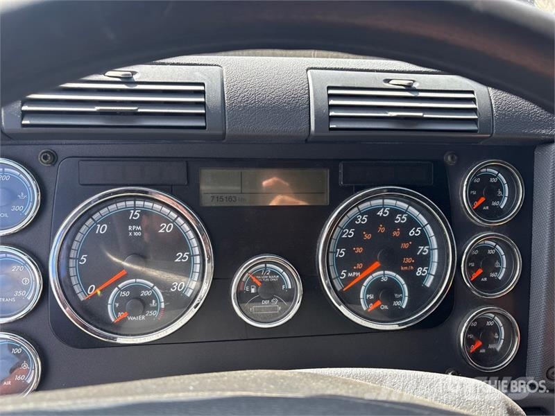 Freightliner Cascadia 125 6x4 Evolution T/A Sleeper Truck Tract Motrici e Trattori Stradali