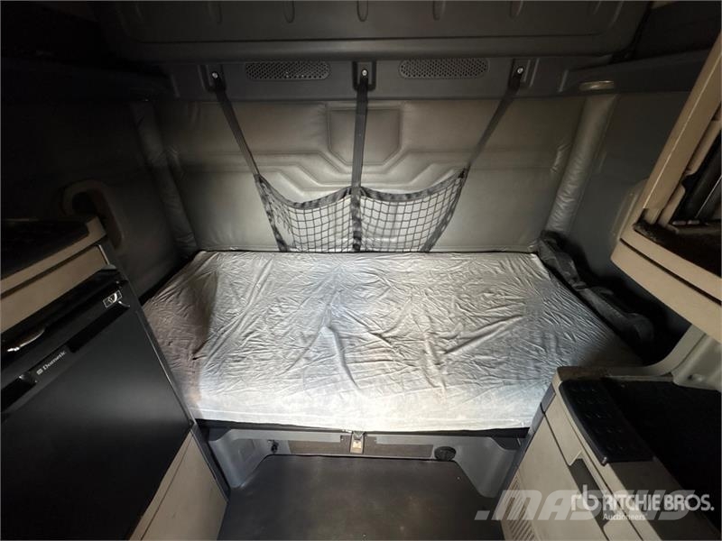 Freightliner Cascadia 125 6x4 Evolution T/A Sleeper Truck Tract Motrici e Trattori Stradali