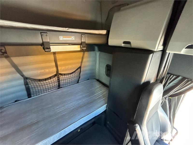 Freightliner Cascadia 126 6x4 T/A Sleeper Truck Tractor Тягачі