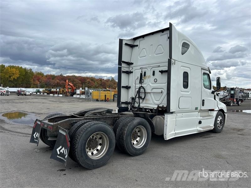 Freightliner Cascadia 126 6x4 T/A Sleeper Truck Tractor Motrici e Trattori Stradali