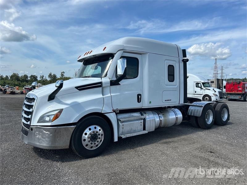 Freightliner Cascadia 126 6x4 T/A Sleeper Truck Tractor 曳引機組件