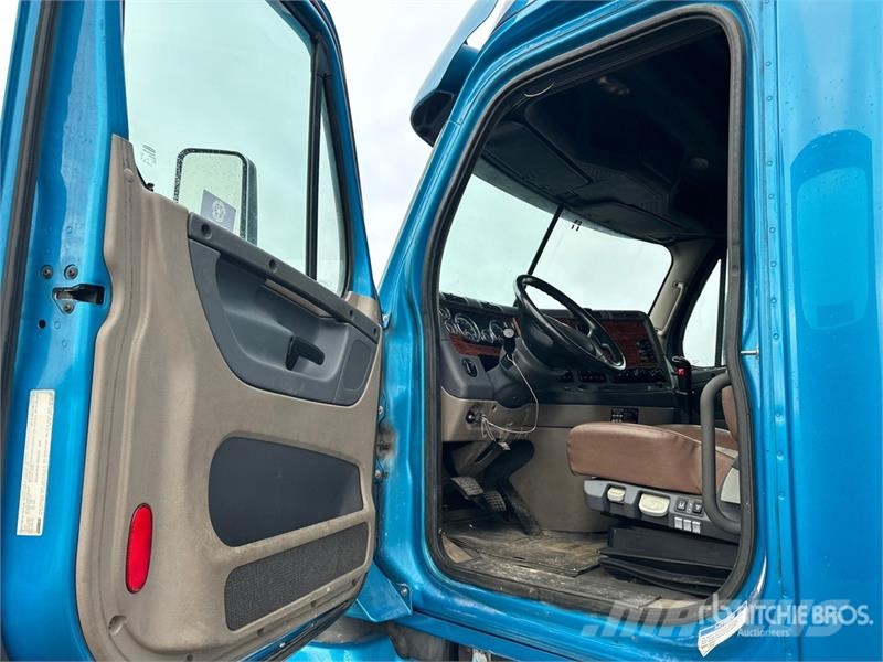 Freightliner Cascadia 125 Vetopöytäautot