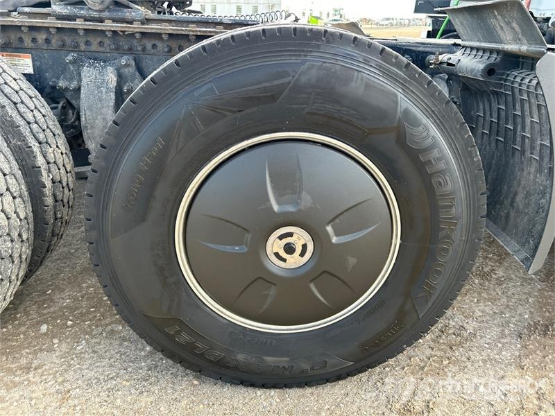 Freightliner Cascadia 126 وحدات الجر