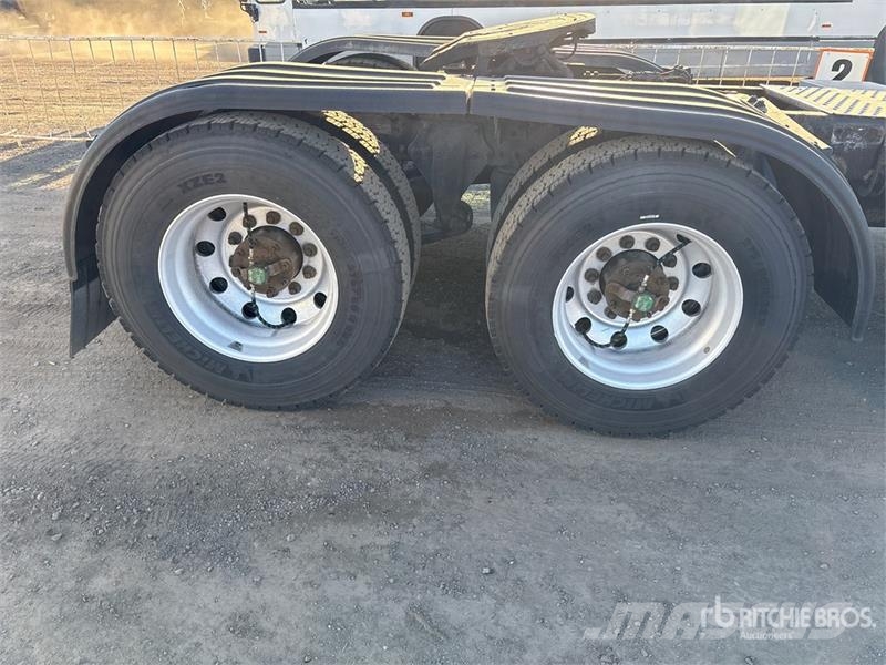 Freightliner Cascadia 113 وحدات الجر