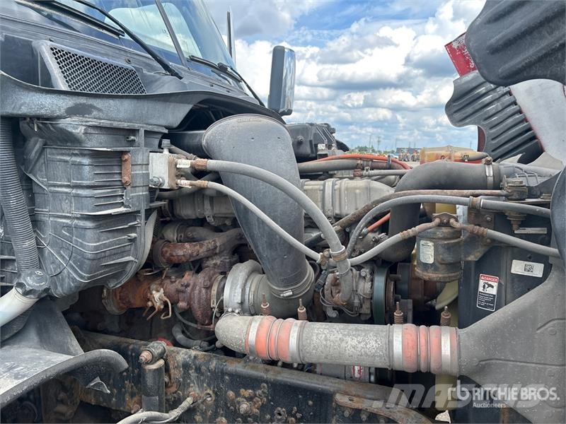 Freightliner Cascadia 125 6x4 T/A Sleeper Truck Tractor Truck Tractor Units