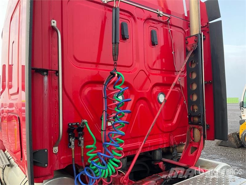 Freightliner Cascadia 126 Vetopöytäautot