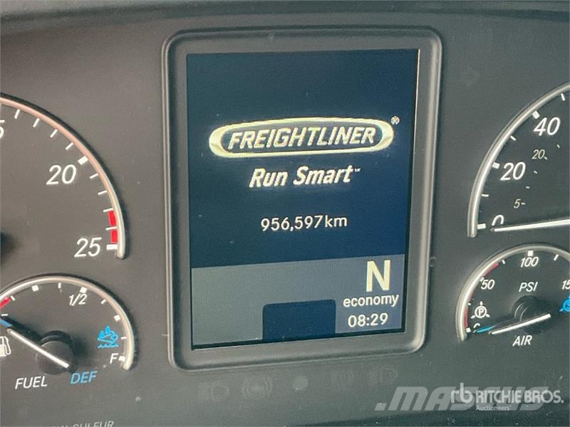 Freightliner Cascadia 126 Vetopöytäautot