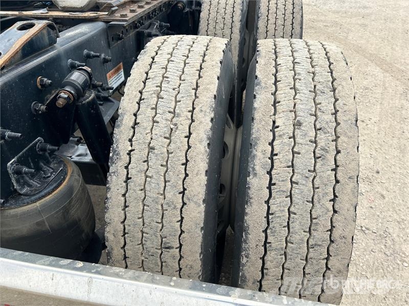 Freightliner Cascadia 126 وحدات الجر