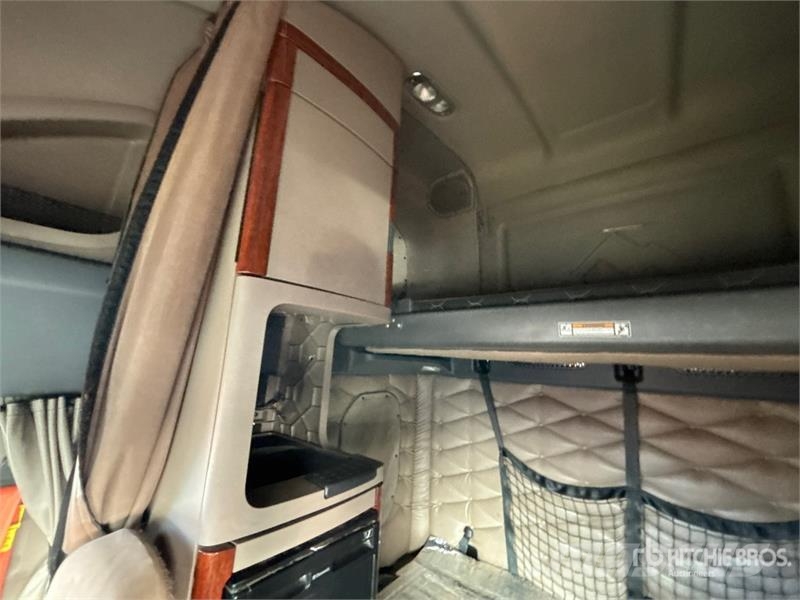 Freightliner Cascadia 113 Vetopöytäautot