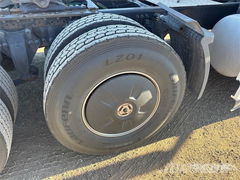 Freightliner Cascadia 126 Тягачі