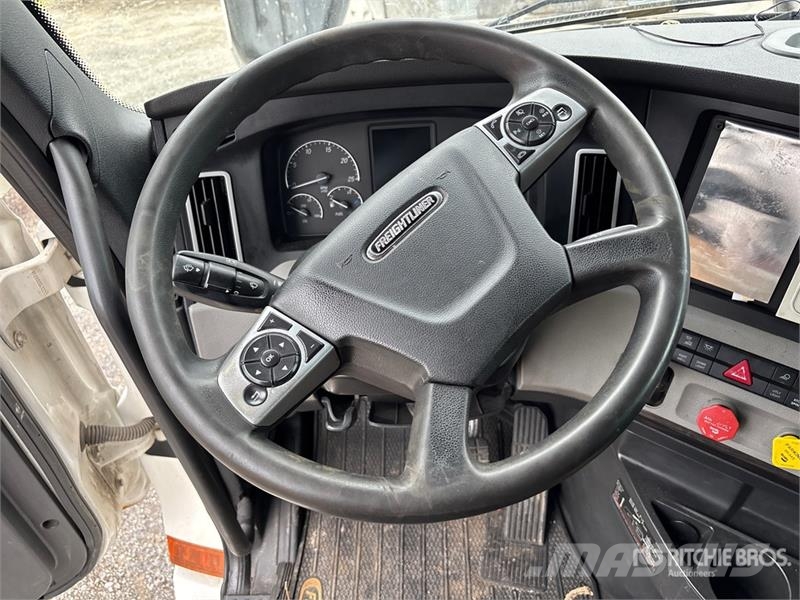 Freightliner Cascadia 126 Prime Movers