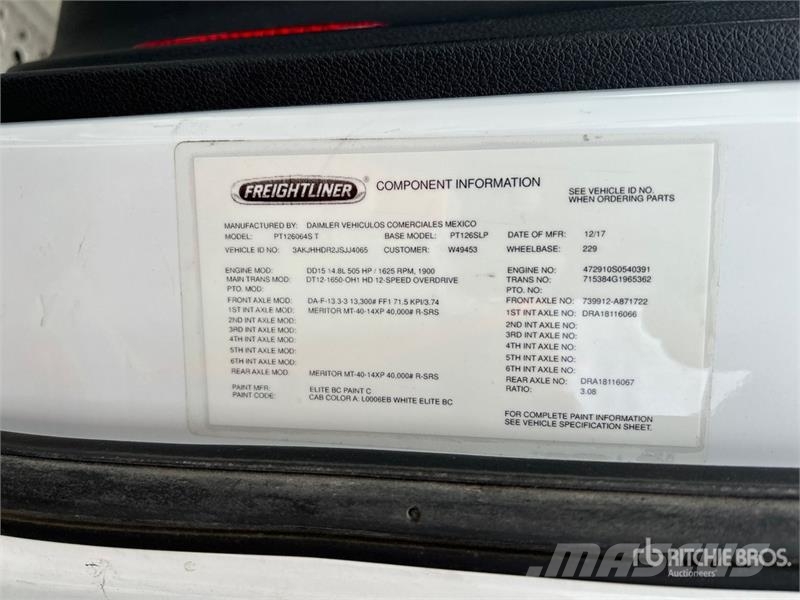 Freightliner Cascadia 126 6x4 T/A Sleeper Truck Tractor (Inoper Tractores (camiões)
