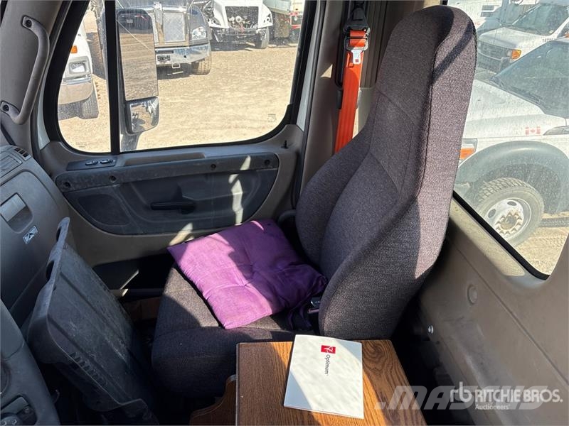 Freightliner Cascadia 125 Truck Tractor Units