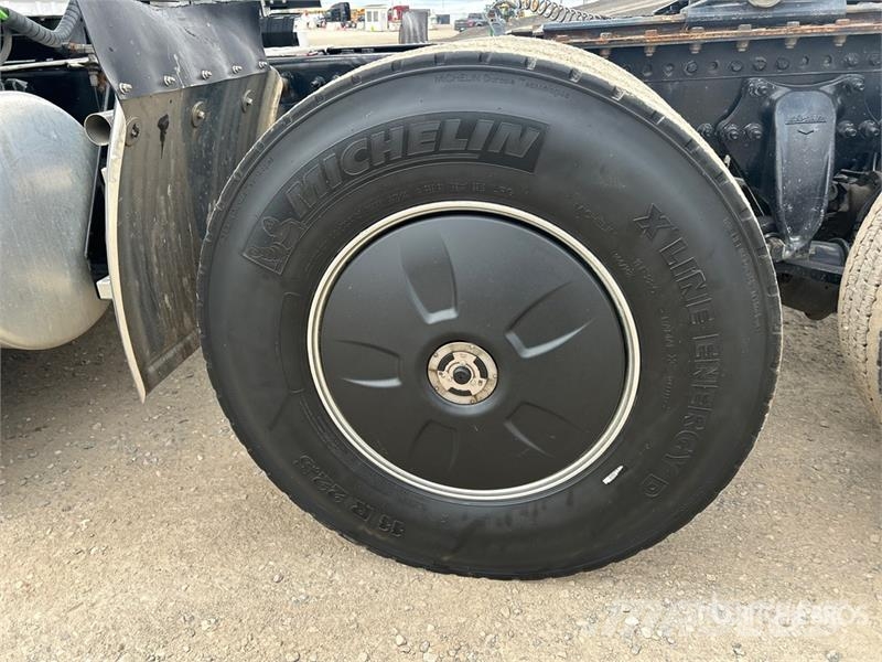 Freightliner Cascadia 126 وحدات الجر