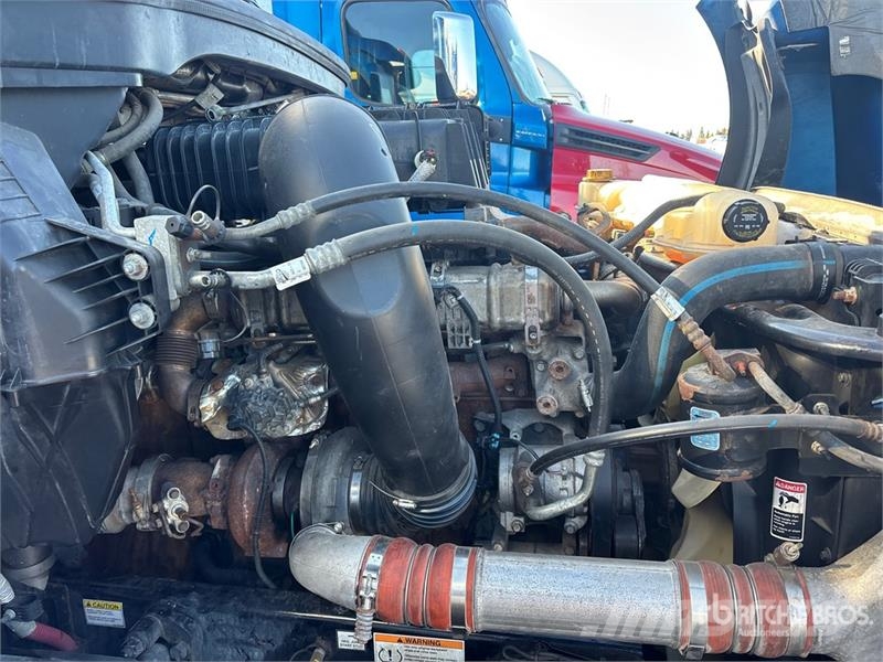 Freightliner Cascadia 126 6x4 T/A Sleeper Truck Tractor Tractor Units