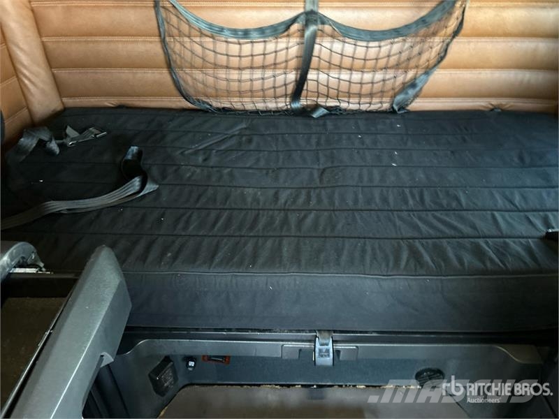 Freightliner Cascadia 126 6x4 T/A Sleeper Truck Tractor Sattelzugmaschinen