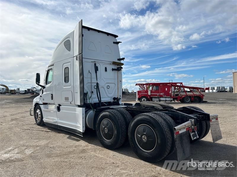 Freightliner Cascadia 126 وحدات الجر