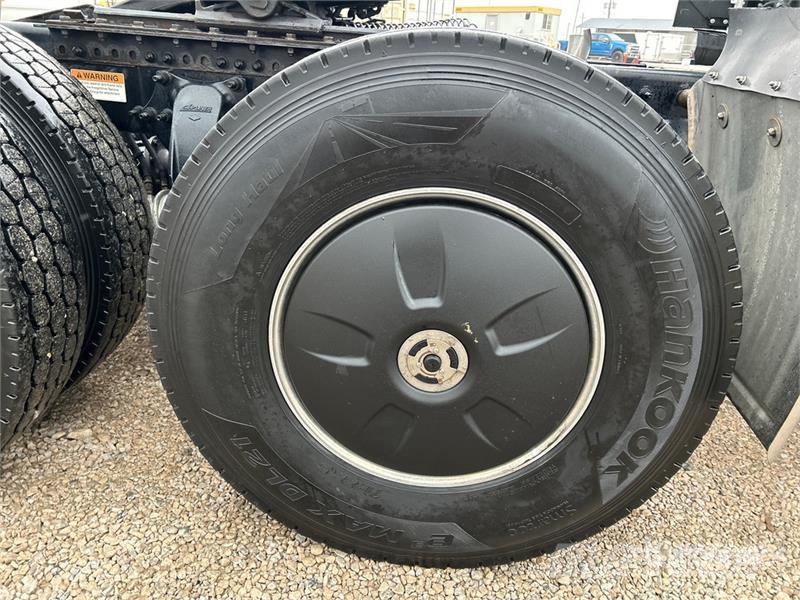 Freightliner Cascadia 126 وحدات الجر
