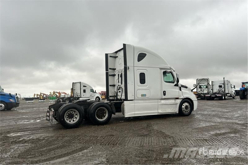 Freightliner Cascadia 126 Truck Tractor Units