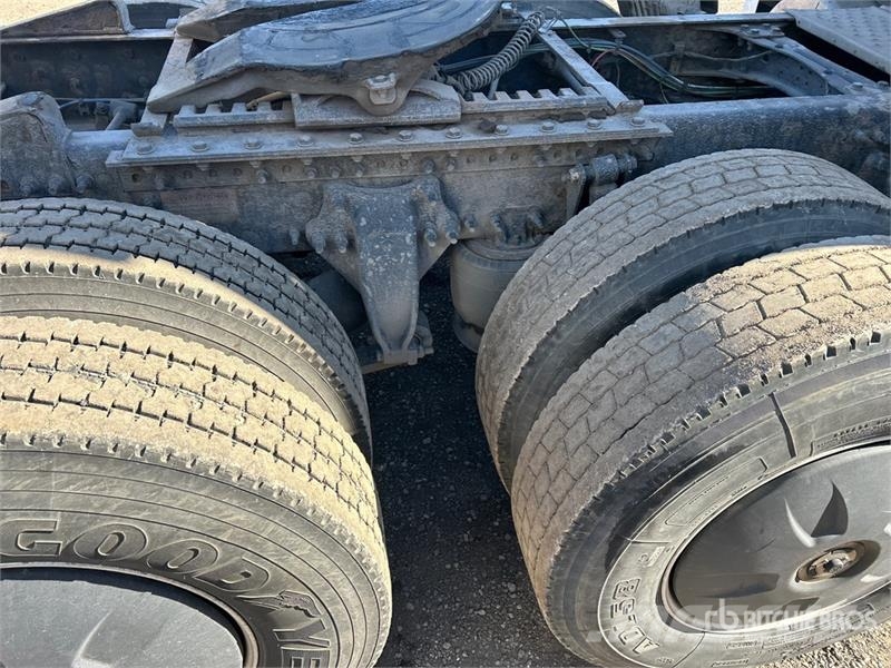 Freightliner Cascadia 126 6x4 T/A Sleeper Truck Tractor Sattelzugmaschinen