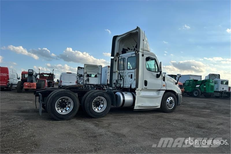 Freightliner Cascadia 125 Тягачі
