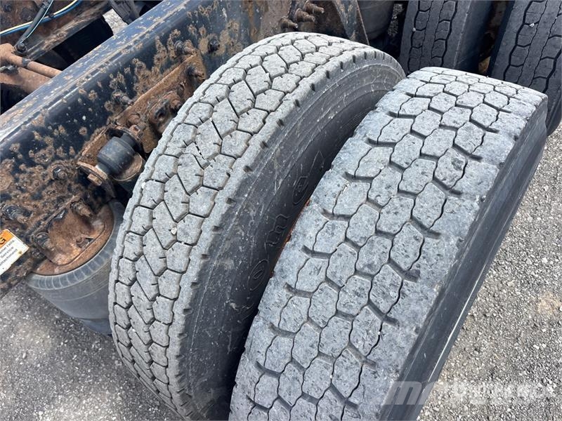 Freightliner Cascadia 125 6x4 T/A Sleeper Truck Tractor Motrici e Trattori Stradali