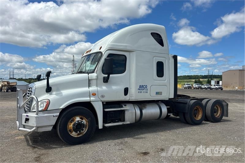 Freightliner Cascadia 125 6x4 T/A Sleeper Truck Tractor Motrici e Trattori Stradali