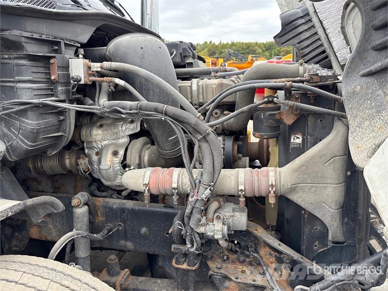 Freightliner Cascadia 125 6x4 T/A Sleeper Truck Tractor Prime Movers
