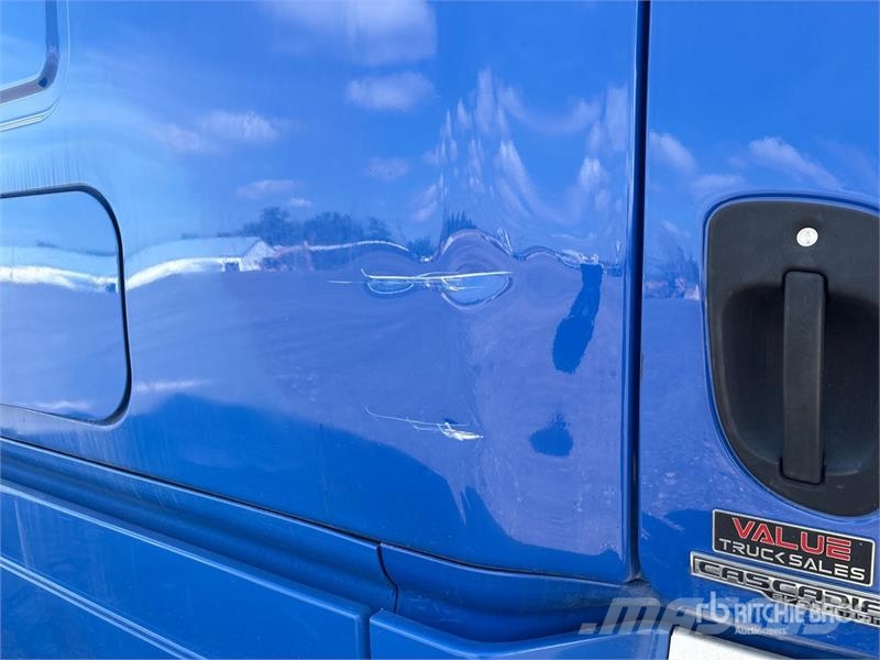 Freightliner Cascadia 125 6x4 Evolution T/A Sleeper Truck Tract Motrici e Trattori Stradali