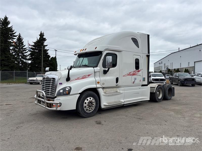 Freightliner Cascadia 125 T/A Sleeper Truck Tractor Sadulveokid