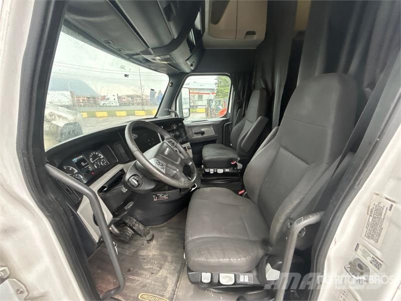 Freightliner Cascadia 116 Truck Tractor Units