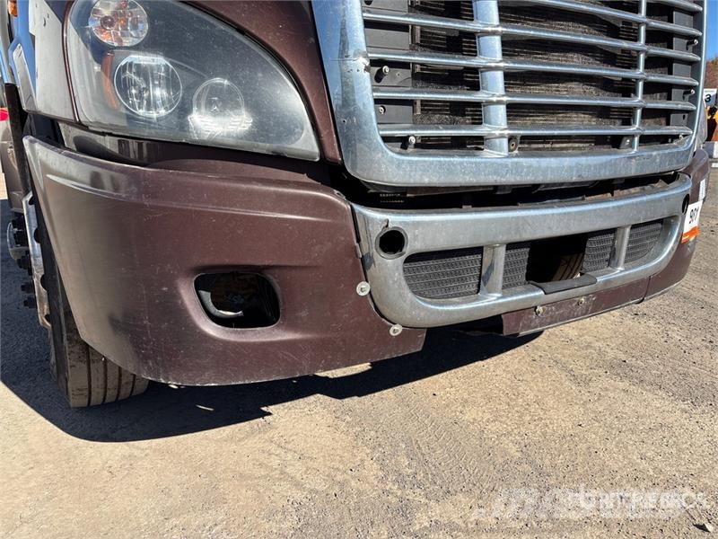 Freightliner Cascadia 113 Тягачі