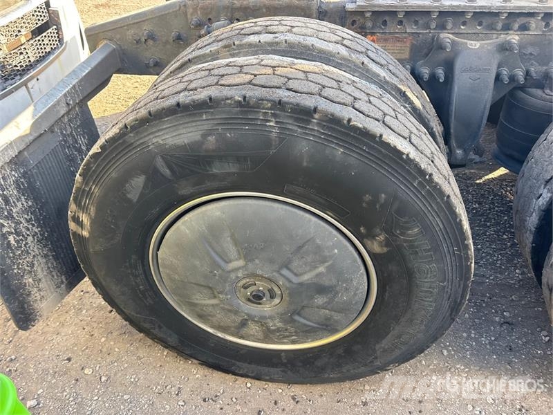Freightliner Cascadia 126 6x4 T/A Sleeper Truck Tractor Влекачи