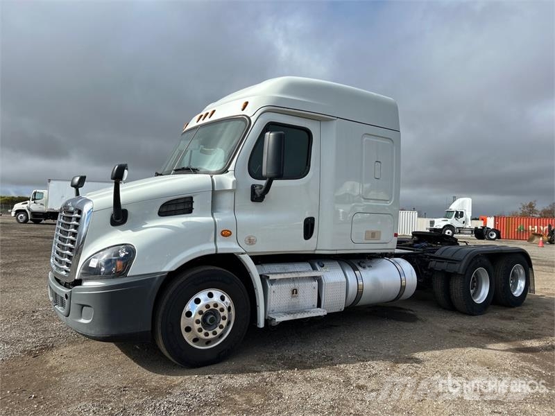 Freightliner Cascadia 113 Trekkers