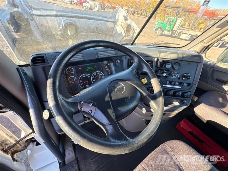 Freightliner Cascadia 113 وحدات الجر