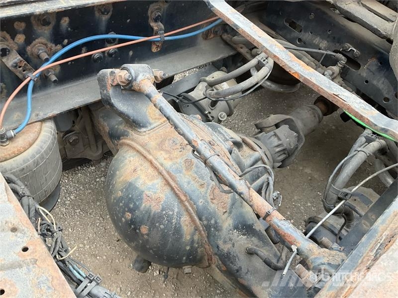 Freightliner Cascadia 126 6x4 T/A Sleeper Truck Tractor وحدات الجر