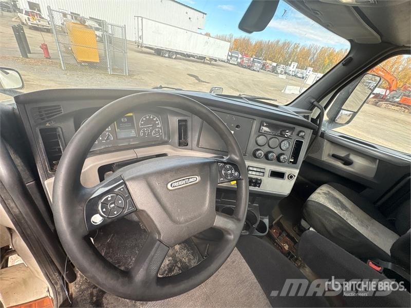 Freightliner Cascadia 126 曳引機組件