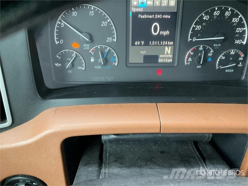 Freightliner Cascadia 126 6x4 T/A Sleeper Truck Tractor Motrici e Trattori Stradali