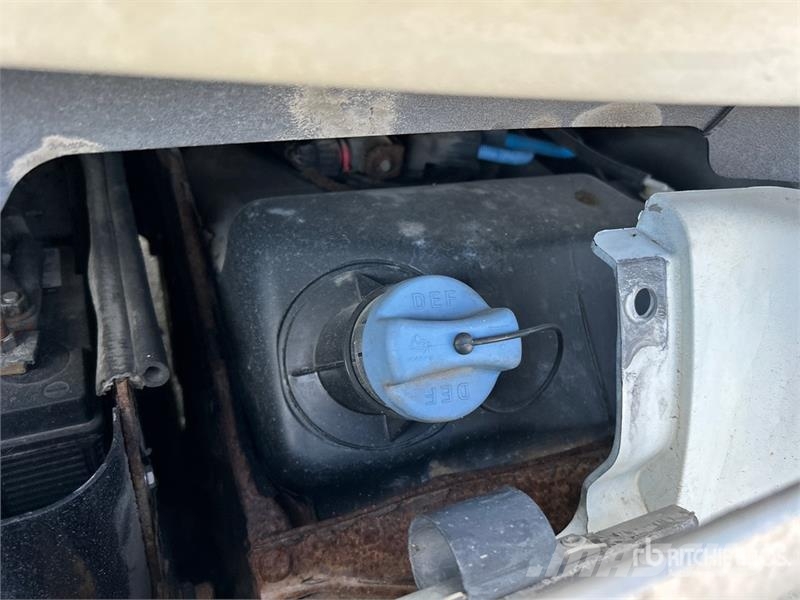 Freightliner Cascadia 125 6x2 T/A Sleeper Truck Tractor وحدات الجر