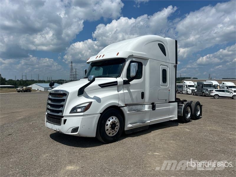 Freightliner Cascadia 126 6x4 T/A Sleeper Truck Tractor Motrici e Trattori Stradali