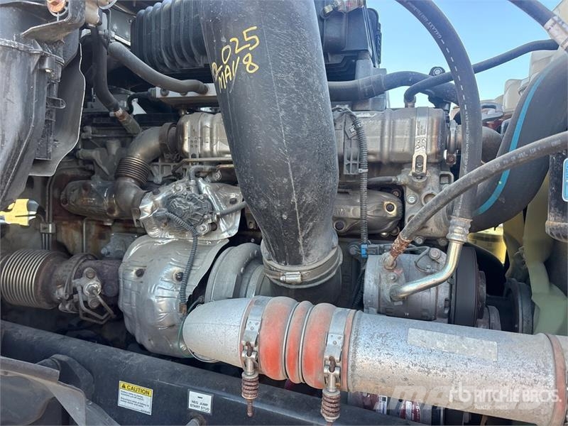 Freightliner Cascadia 126 وحدات الجر