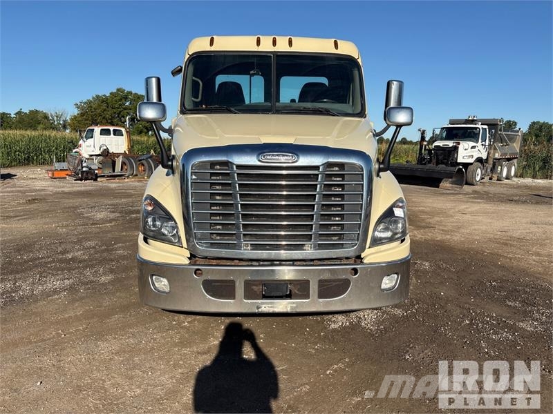 Freightliner Cascadia 125 Naudoti vilkikai